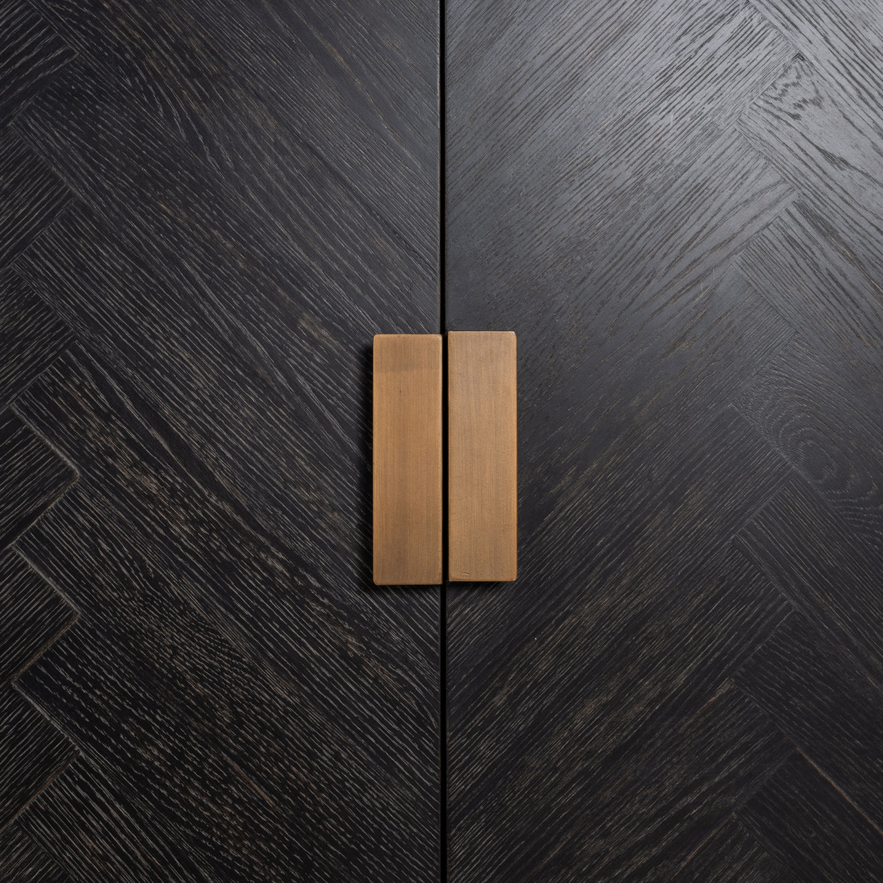 Richmond Möbel | Sideboard Blackbone Brass | Black-rustic