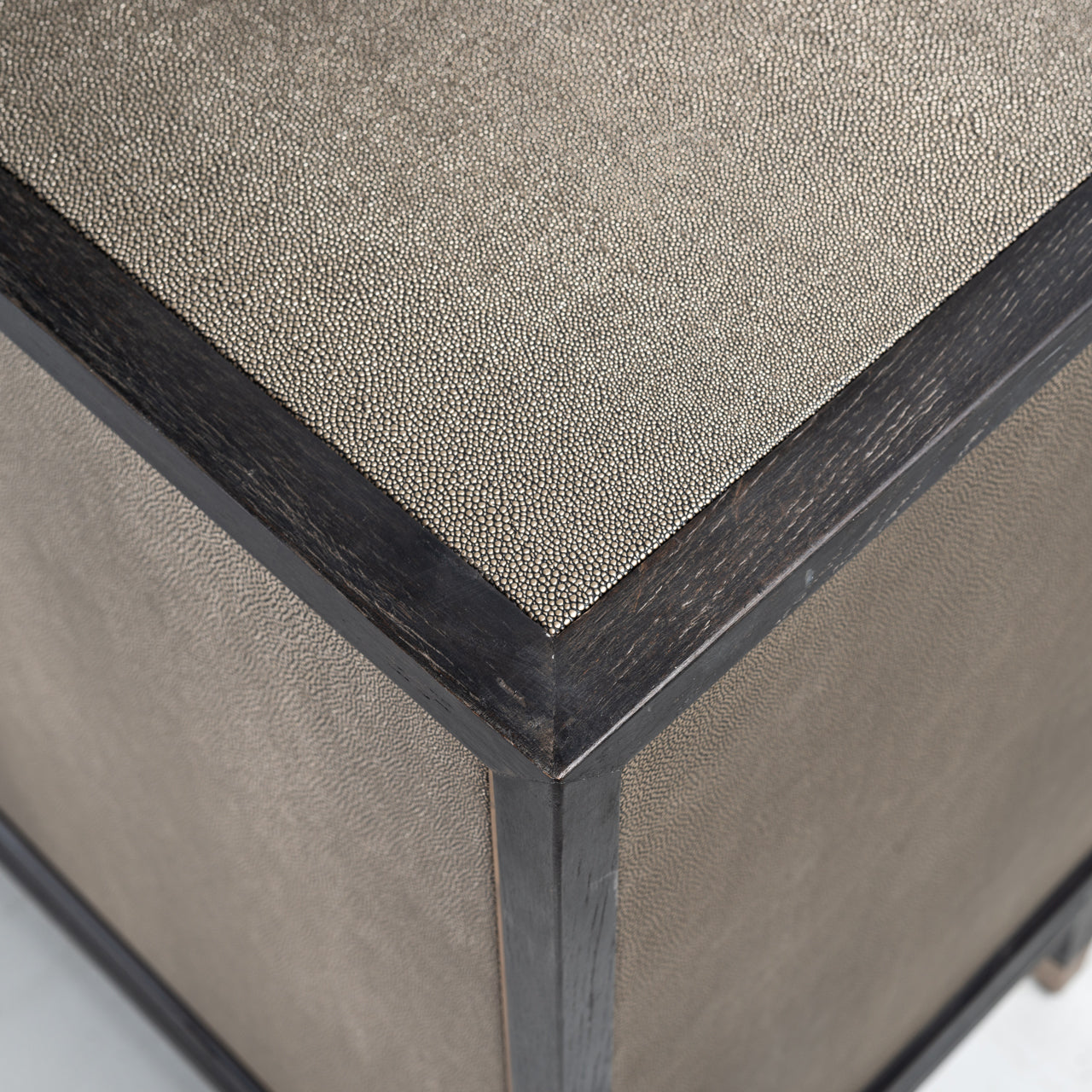 Richmond Möbel | Sideboard Bloomville | Brass-shagreen
