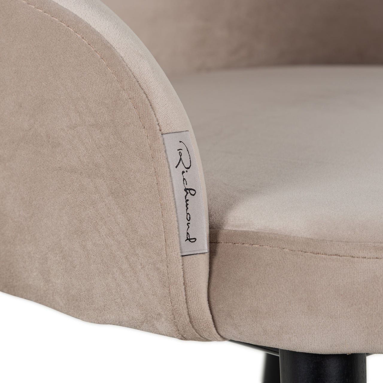 Richmond Möbel | Esszimmerstuhl Twiggy customized fire retardant