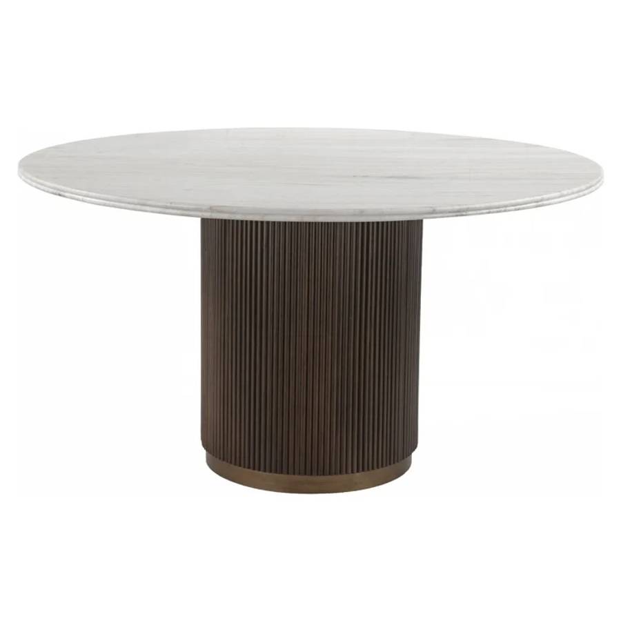 Ein runder Esstisch namens „Mayfield 140” in Braun. Der Tisch hat eine weiße Marmorplatte und eine zylindrische Basis mit vertikalen Rillen.