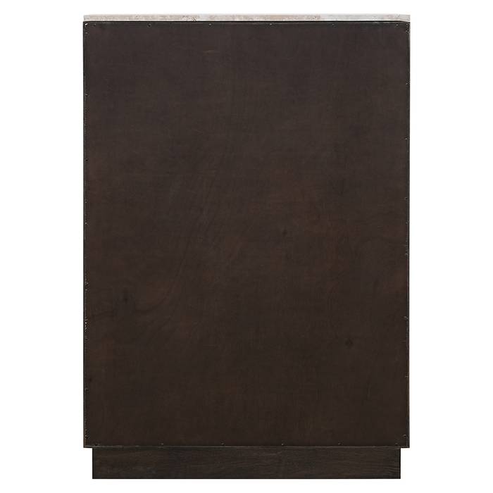 Schrank Claremont 2-türig (braun) Das Bild zeigt den Schrank Claremont (2-türig, braun) von hinten. Die stabile Konstruktion und die hochwertige Verarbeitung des Holzes sind gut sichtbar.