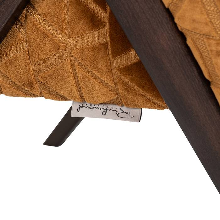 Sessel Mia (Triangle 2013 old gold) Sessel Mia (Triangle 2013 old gold), von unten aufgenommen. Modernes und elegantes Design, ideal für stilvolle Wohnräume mit Detailaufnahmen