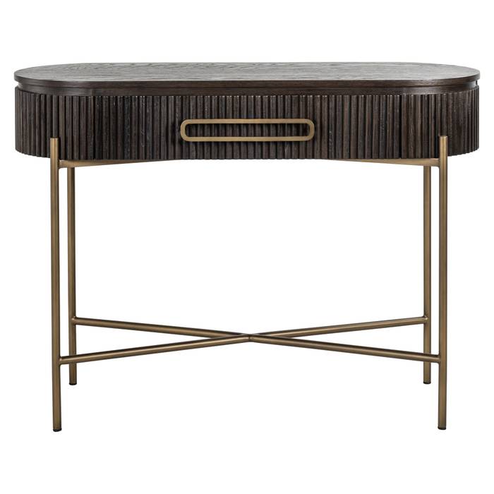 Luxor Ablagetisch mit 1 Schublade in Braun, aus dunkelbraunem Eichenfurnier. Mit paneelartiger Umrandung, goldfarbenen Akzenten und Eisenbeinen, vereint er elegante Ästhetik und funktionale Raffinesse. Ein Hauch von Luxus für Ihr Zuhause.