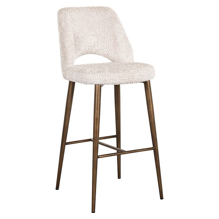 Barstuhl Delphine (Be Lovely 11 Cream), seitlich frontal aufgenommen. Modernes und elegantes Design, ideal für stilvolle Wohnräume