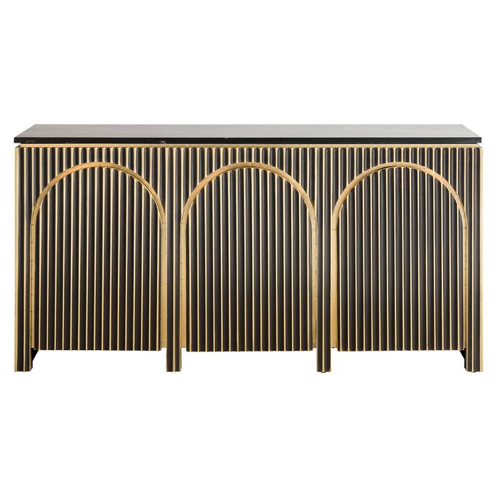 Ein Sideboard namens „Les Arcs 3-türig” in gebürstetem Gold, von vorne gezeigt.