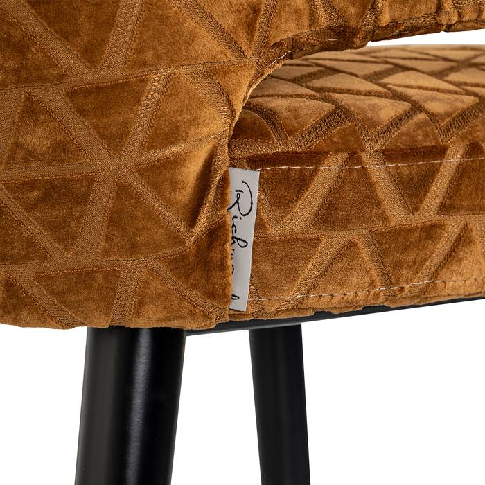 Barstuhl Indigo (Triangle 2013 old gold) Barstuhl Indigo (Triangle 2013 old gold), seitlich aufgenommen. Modernes und elegantes Design mit Detailaufnahme