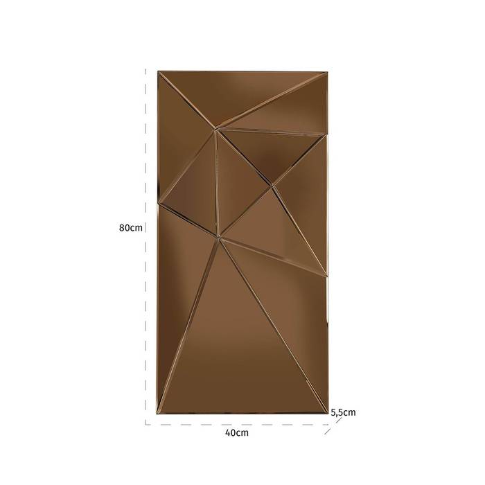 Ein Spiegel mit einem geometrischen Design aus mehreren dreieckigen und polygonalen Formen in gold- oder bronzefarbenem Ton, angeordnet in einem abstrakten, asymmetrischen Muster. Der Spiegel trägt den Namen „Spiegel Joni”.