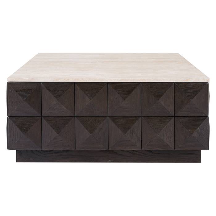 Couchtisch Claremont (braun) Das Bild zeigt den Couchtisch Claremont (braun) aus einer leicht schrägen Perspektive. Die braune Holzoberfläche und die klaren Linien des Designs sind deutlich sichtbar.