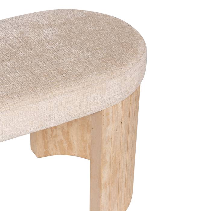 Bank Gallice naturbeige Travertin (Beige), seitlich aufgenommen. Modernes und elegantes Design mit Detailaufnahme