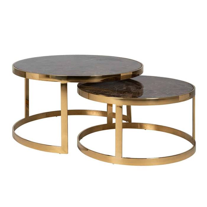 Das Conrad 2er-Set Couchtische von Richmond Interiors besticht mit goldfarbenem Metallrahmen und Glas