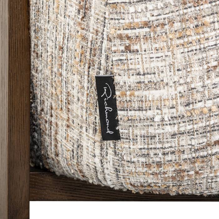 Sessel Arabella (Greige coco) Sessel Arabella (Greige coco), seitlich aufgenommen. Modernes und elegantes Design, ideal für stilvolle Wohnräume mit Detailaufnahme von unten