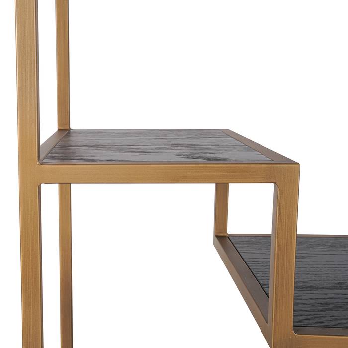 Regal Claremont (braun) Das Bild zeigt eine Nahaufnahme des oberen Bereichs des Regals Claremont (braun). Die braune Holzoberfläche und die feine Verarbeitung sind deutlich sichtbar.