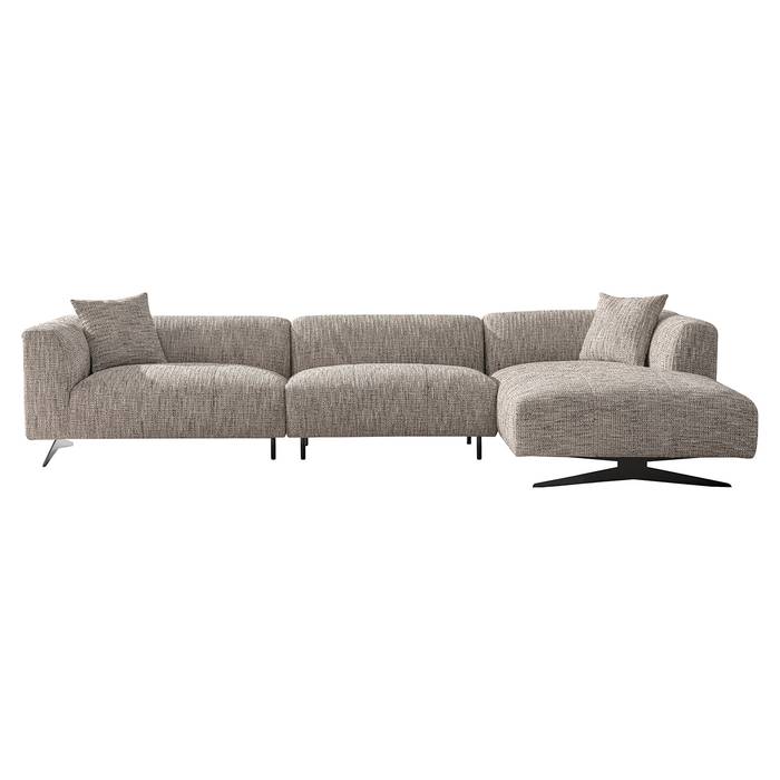 Das Sofa Hoxton 3-Sitzer + Lounge rechts (Be Trendy 01 Nature) präsentiert sich in einer Frontansicht als einladendes Möbelstück mit klaren Linien und modernem Design.