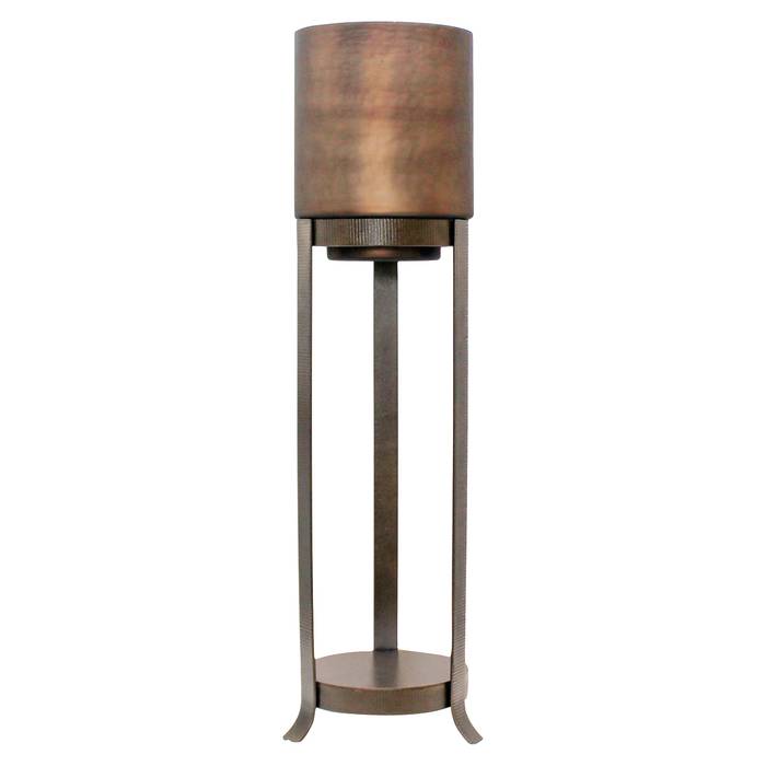 Ein kleines, bronzefarbenes Windlicht namens „Mione” mit modernem und schlankem Design.