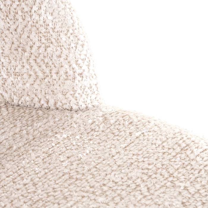 Thekenstuhl Delphine (Be Lovely 11 Cream), frontal seitlich aufgenommen. Modernes und elegantes Design, ideal für stilvolle Wohnräume mit Detailaufnahmen