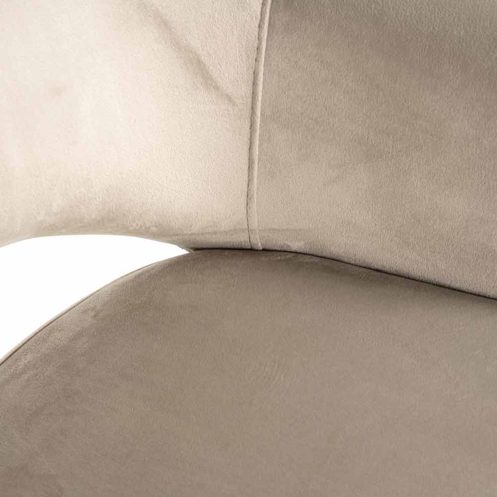 Sessel Giovanna (Be Trendy 01 Nature) Das Bild zeigt eine extreme Nahaufnahme des Sitzplatzes des Sessels Giovanna (Be Trendy 01 Nature). Die naturfarbene Polsterung und die feine Textur des Stoffes sind deutlich sichtbar.