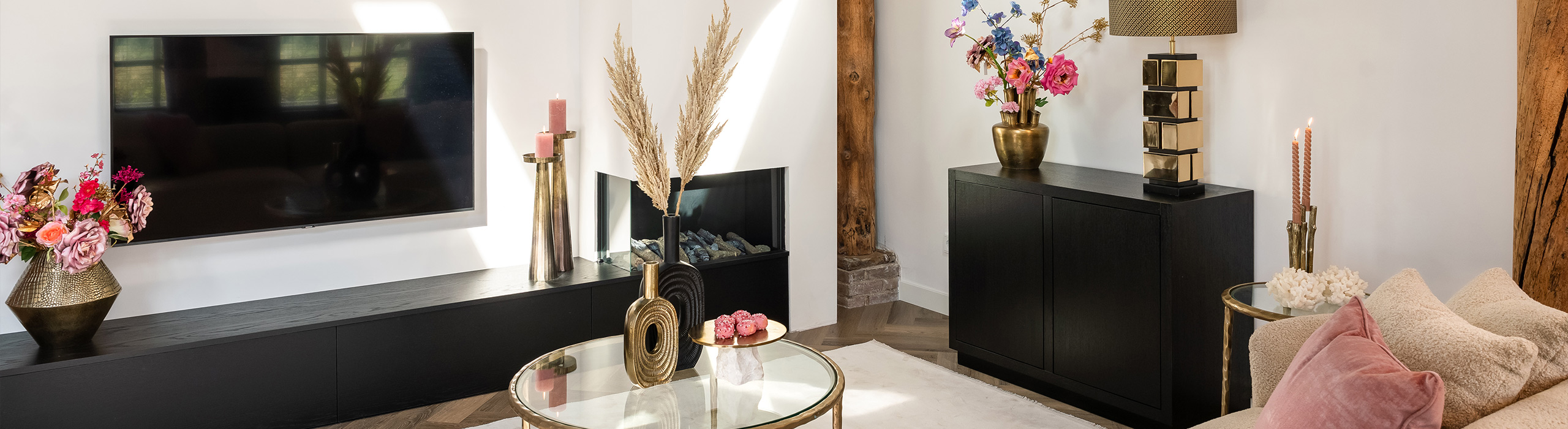 Modernes Wohnzimmer mit Richmond Möbeln aus der Oakura Kollektion