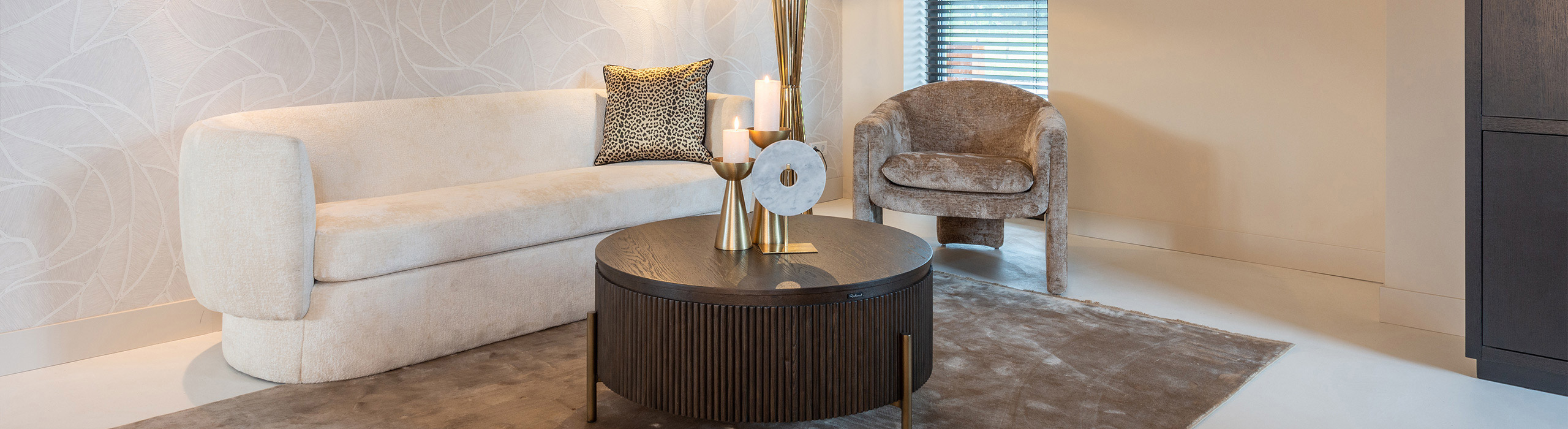 Wohnzimmer mit Richmond Couchtisch aus der Luxor Kollektion