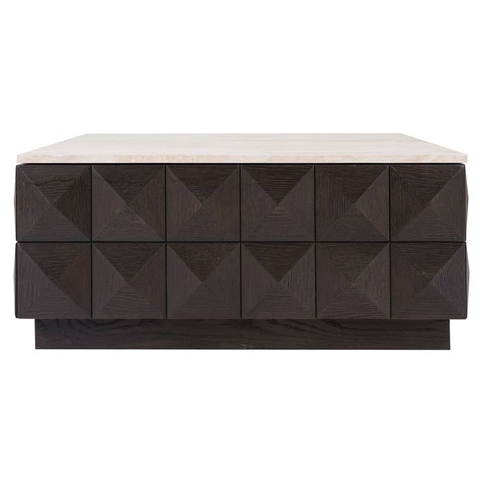 Couchtisch Claremont (braun) Copilot Das Bild zeigt eine Nahaufnahme des Couchtischs Claremont (braun). Die braune Holzoberfläche und die feine Verarbeitung des Tisches sind deutlich sichtbar.