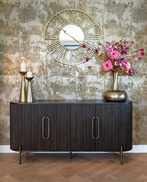 Richmond Sideboard in dunklebraun mit Richmond Accessoires