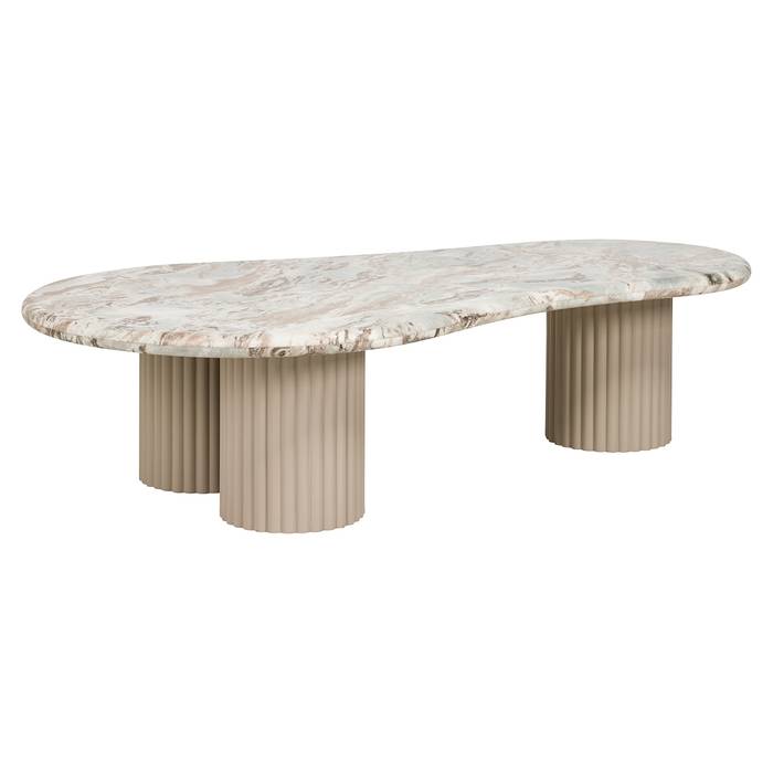 Der Couchtisch Coronel (beige) ist ein elegantes und modernes Möbelstück aus beigefarbenem Marmor mit drei gewellten Beinen.